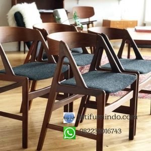 Kursi Cafe Makan Retro Jati Minimalis, Kursi Cafe Minimalis, kursi cafe murah, kursi cafe klasik, kursi cafe jati minimalis, kursi ayaman, kursi rotan, kursi cafe jati rotan, kursi besi, kursi bar, kursi bar industrial, kursi bar rotan, kursi bar minimalis, meja kursi cafe minimalis, meja kursi cafe outdor, kursi cafe jepara, kursi cafe vintage