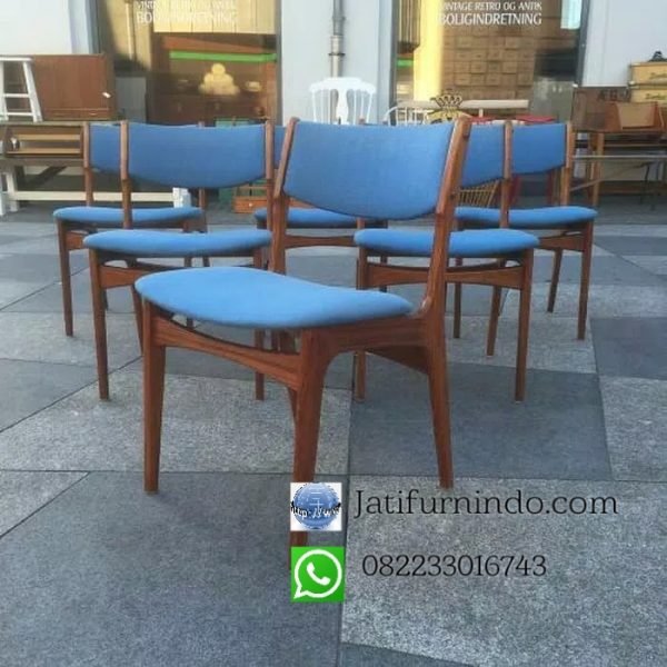 Kursi Cafe Makan Resto Minimalis Modern, Kursi Café Minimalis Modern, kursi cafe murah, kursi cafe klasik, kursi café jati minimalis, kursi ayaman, kursi rotan, kursi café jati rotan, kursi besi, kursi bar, kursi bar industrial, kursi bar rotan, kursi bar minimalis, meja kursi cafe minimalis, meja kursi cafe outdor, kursi cafe jepara, kursi cafe vintage