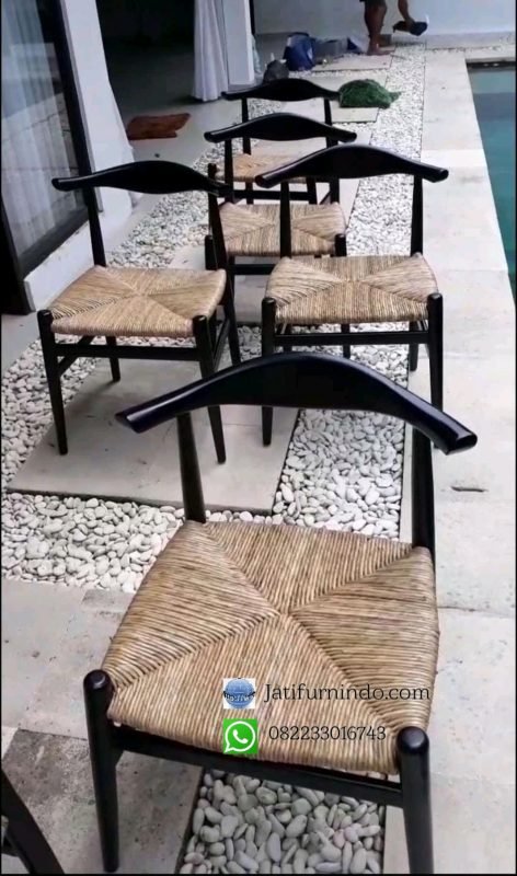 Kursi Cafe Tanduk Rotan Jati Solid, Kursi Cafe Minimalis, kursi cafe murah, kursi cafe klasik, kursi cafe jati minimalis, kursi ayaman, kursi rotan, kursi cafe jati rotan, kursi besi, kursi bar, kursi bar industrial, kursi bar rotan, kursi bar minimalis,  meja kursi cafe minimalis, meja  kursi cafe outdor, kursi cafe jepara, kursi cafe vintage