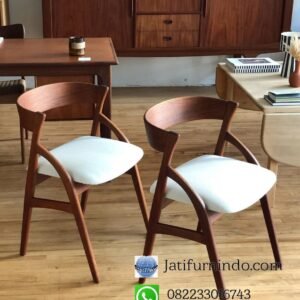 Kursi Cafe Sandar Lengkung Jati Modern, Kursi Cafe Minimalis, kursi cafe murah, kursi cafe klasik, kursi cafe jati minimalis, kursi ayaman, kursi rotan, kursi cafe jati rotan, kursi besi, kursi bar, kursi bar industrial, kursi bar rotan, kursi bar minimalis, meja kursi cafe minimalis, meja kursi cafe outdor, kursi cafe jepara, kursi cafe vintage